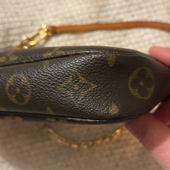 Louis Vuitton Pochette Accessories - Picture 7 of 10